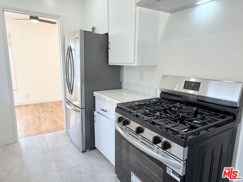 Tiny photo for 2618 S Barrington Avenue, Los Angeles, CA 90064 (MLS # 25588757)