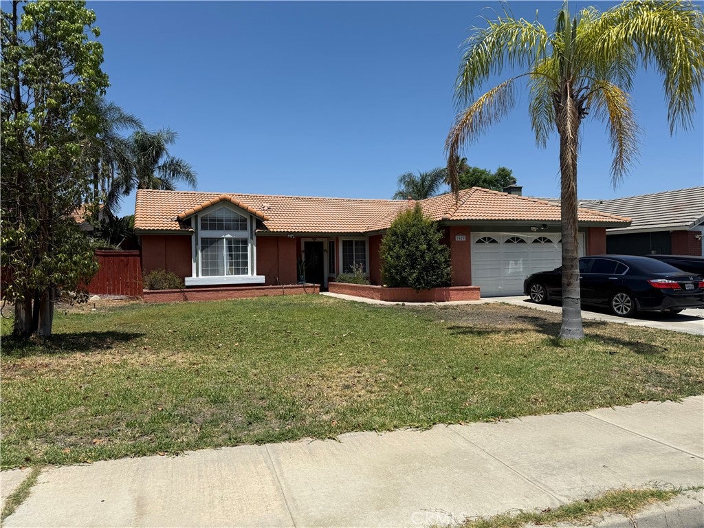 2420 W Sunrise Drive