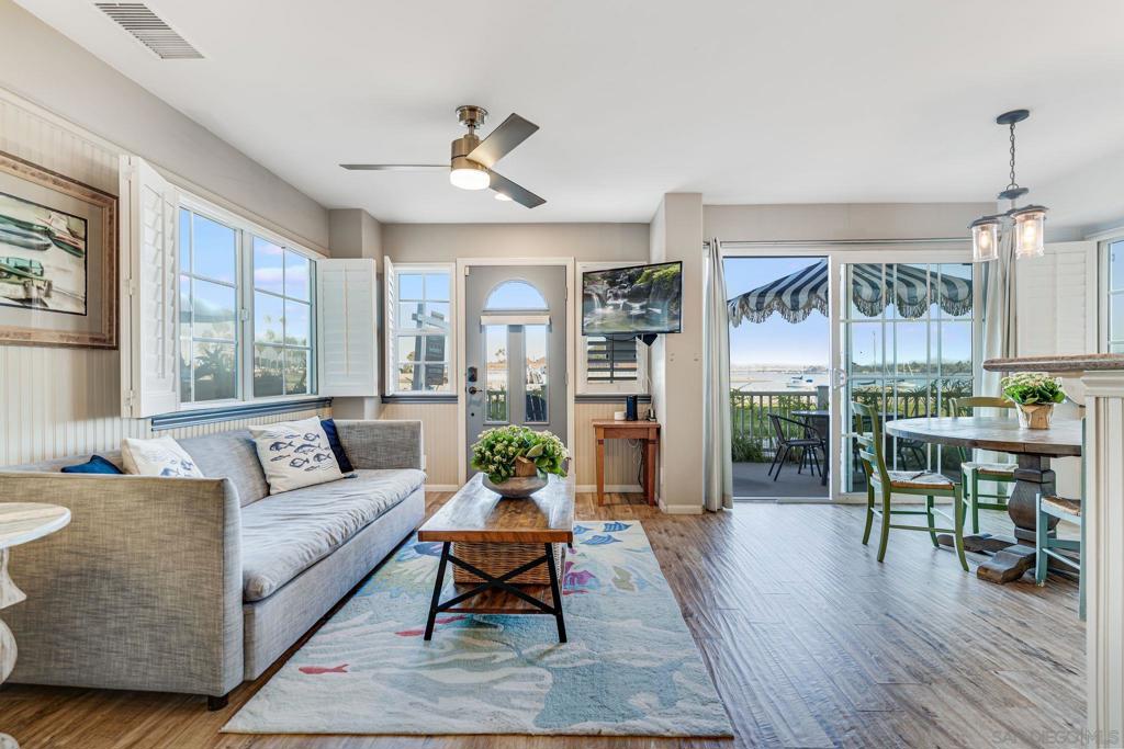 3656 Bayside Walk