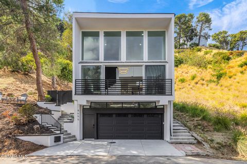 Photo of 8655 Appian Way, Los Angeles, CA 90046 (MLS # 226002270)