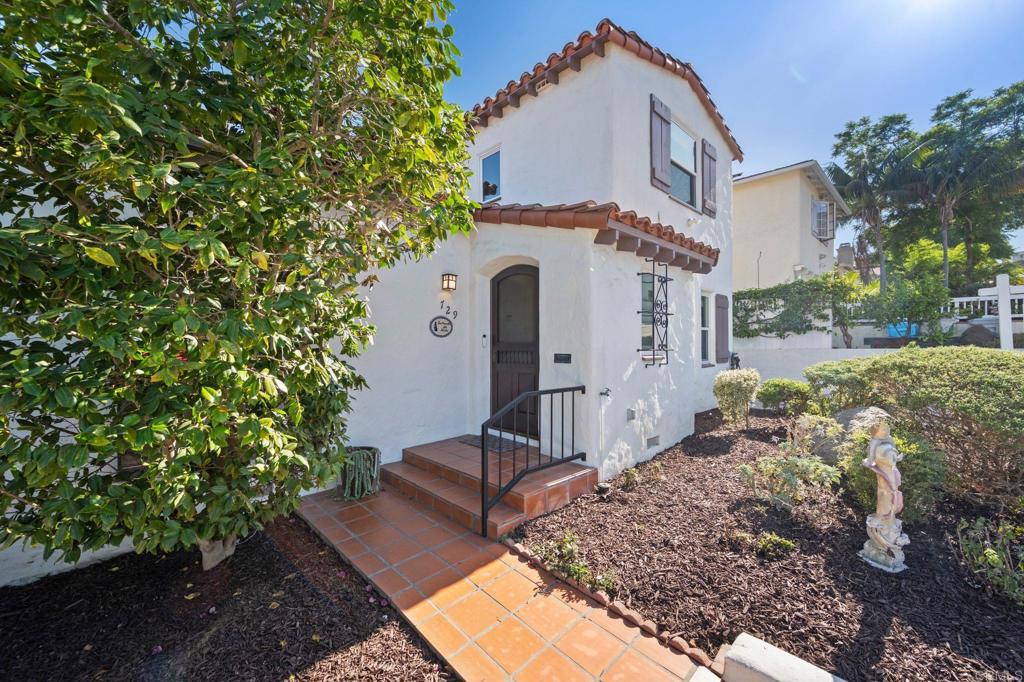 729 W Upas Street, San Diego CA 92103