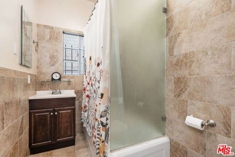 Tiny photo for 1347 N Mansfield Avenue, Los Angeles, CA 90028 (MLS # 26647219)