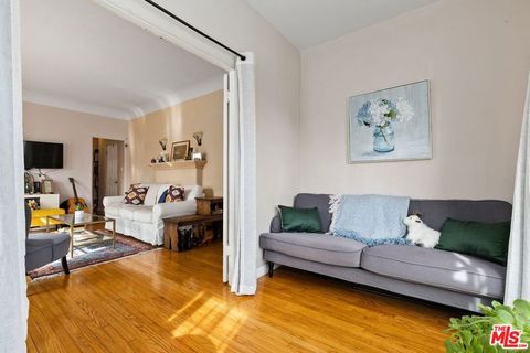 Tiny photo for 1347 N Mansfield Avenue, Los Angeles, CA 90028 (MLS # 26647219)