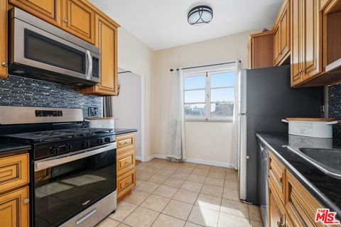 Tiny photo for 1347 N Mansfield Avenue, Los Angeles, CA 90028 (MLS # 26647219)