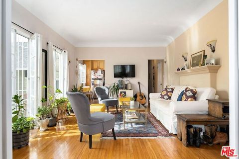 Tiny photo for 1347 N Mansfield Avenue, Los Angeles, CA 90028 (MLS # 26647219)