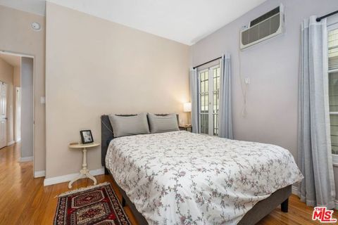 Tiny photo for 1347 N Mansfield Avenue, Los Angeles, CA 90028 (MLS # 26647219)