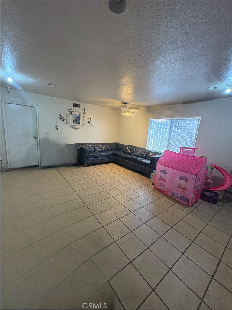 2110 E 113th