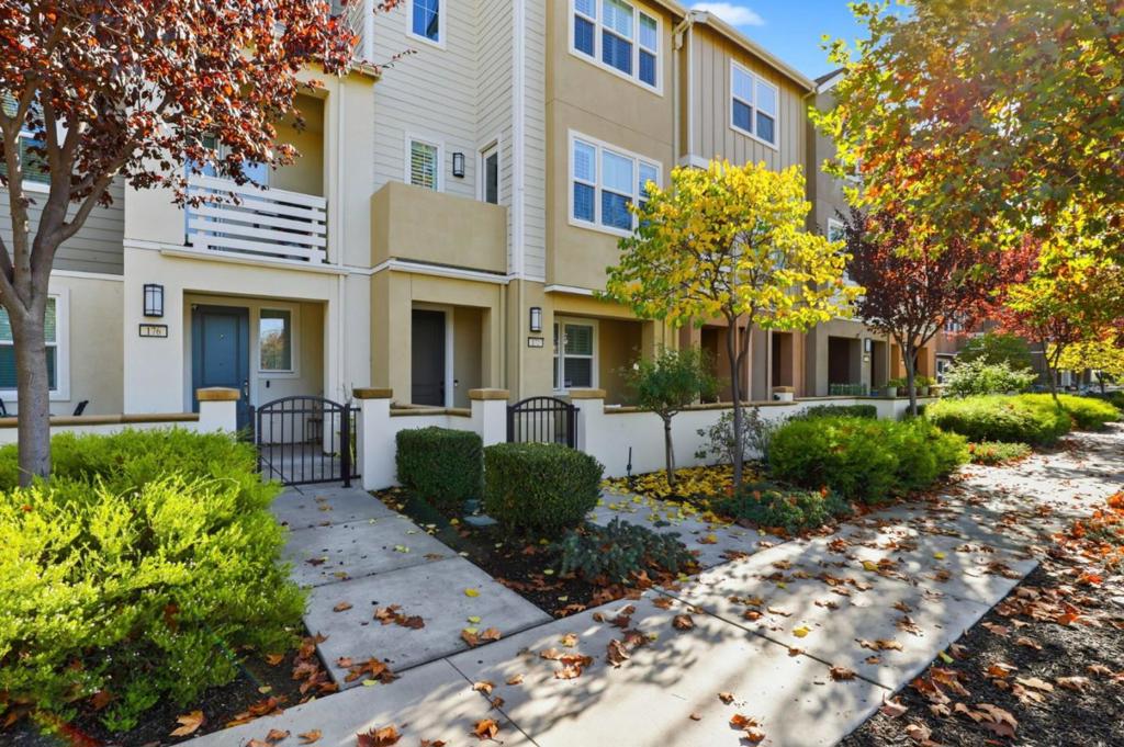 Properties 1 172 E Main Avenue