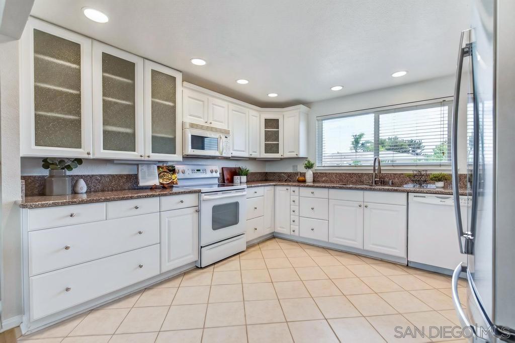 16749 Obispo Ln