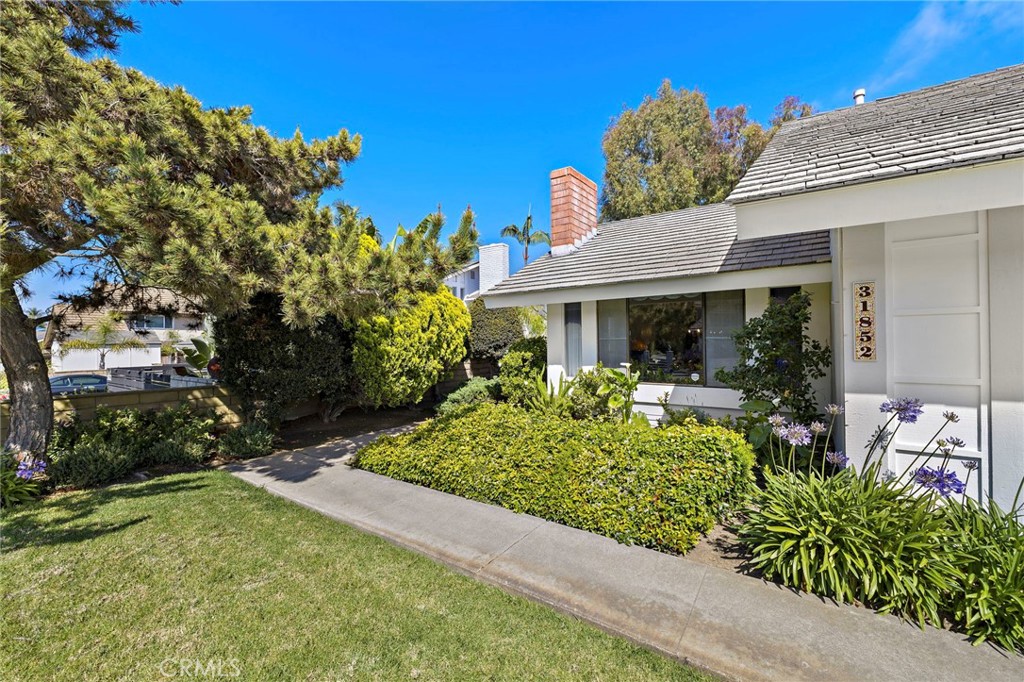 31852 Avenida Evita