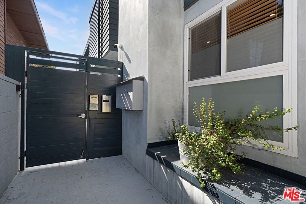 1228 18th Street D, Santa Monica CA 90404