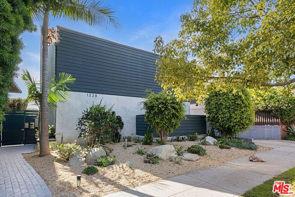 1228 18th Street