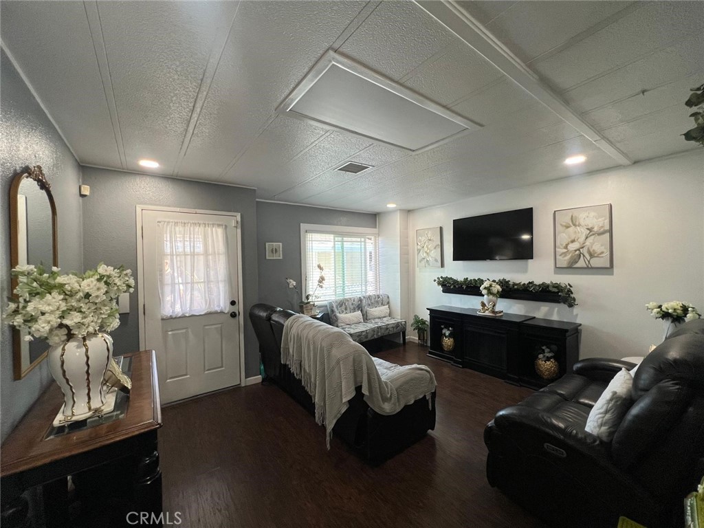 320 N Park Vista Street 20