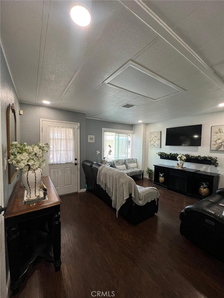 320 N Park Vista Street 20