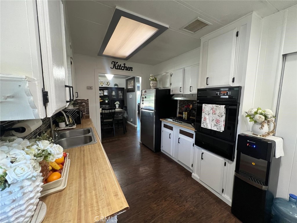 320 N Park Vista Street 20