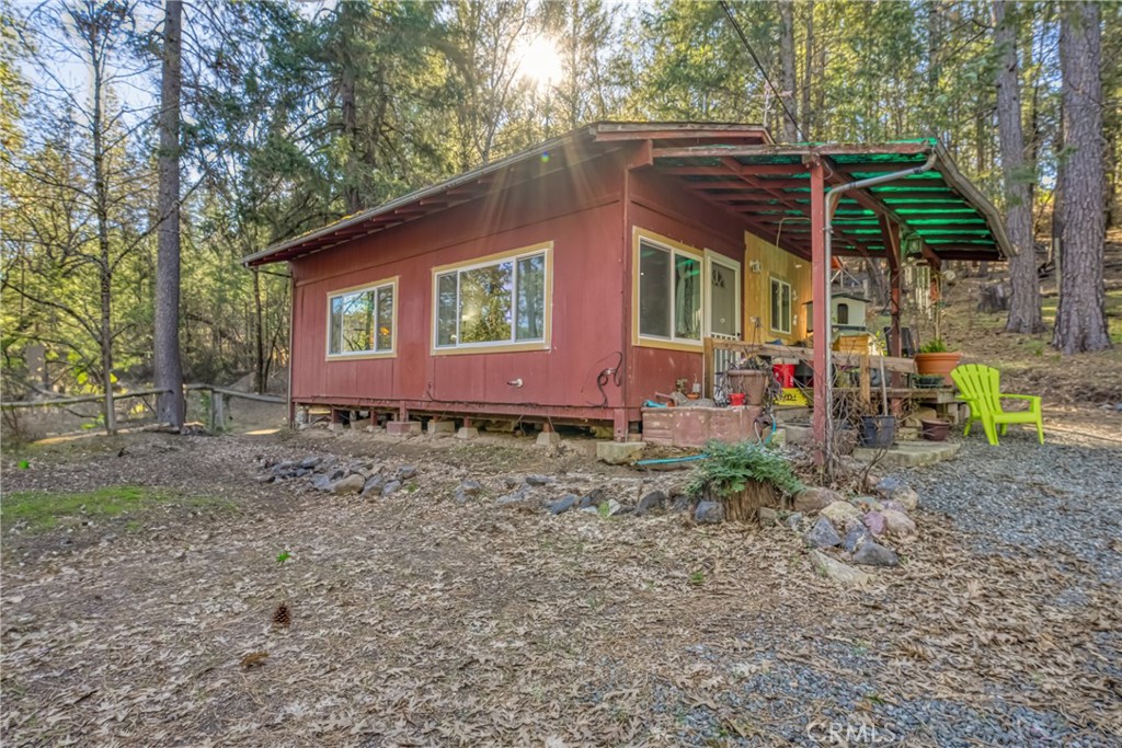 8427 Saddle Road