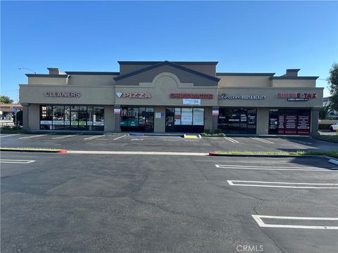 Photo of 5802 Bellflower Boulevard, Lakewood, CA 90713 (MLS # OC24150400)