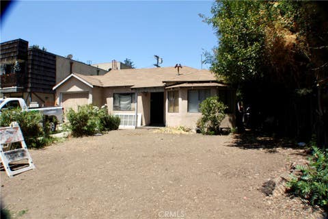 Photo of 5739 Hazeltine AVE, Van Nuys, CA 91401 (MLS # SR26173899)