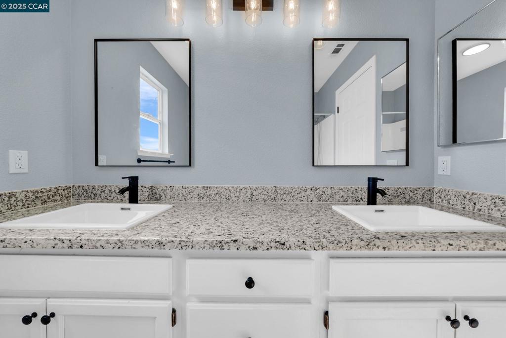 DISCOVERY  BAY - Residential