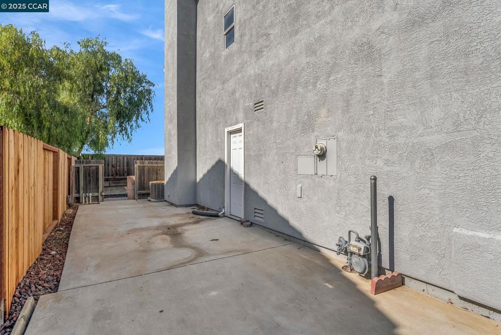 DISCOVERY  BAY - Residential