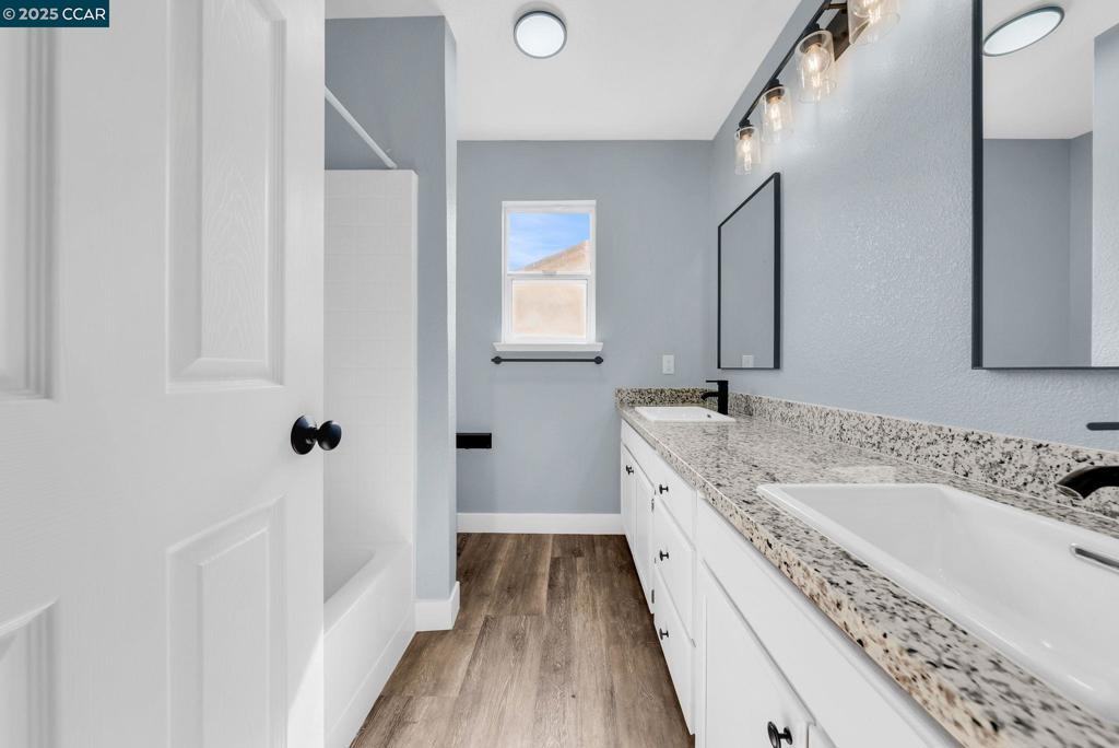 DISCOVERY  BAY - Residential