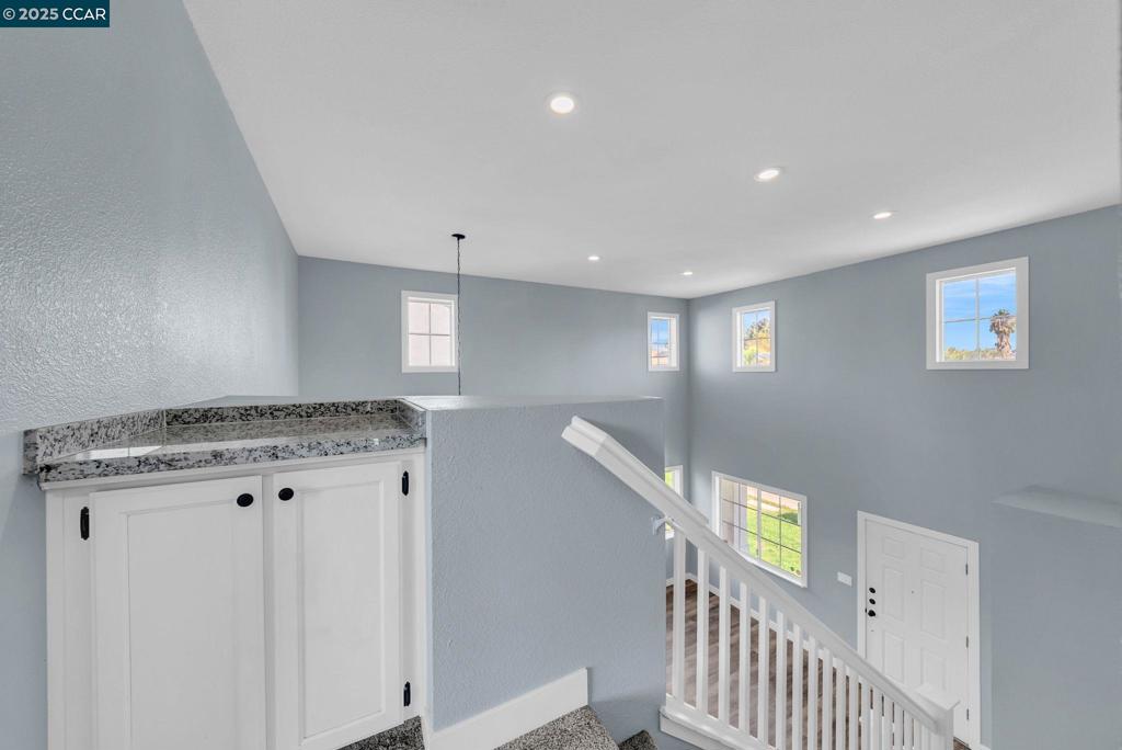 DISCOVERY  BAY - Residential