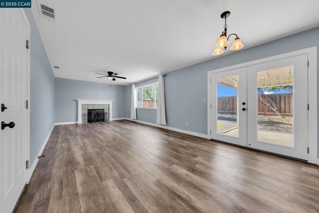 DISCOVERY  BAY - Residential