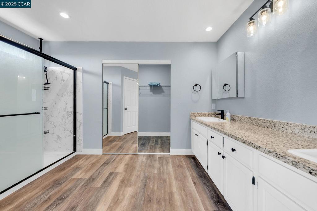 DISCOVERY  BAY - Residential