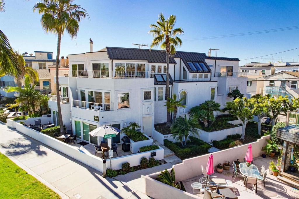 3268 Bayside Walk