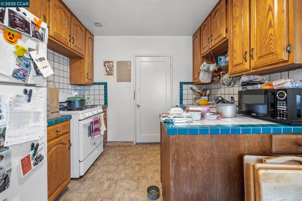 BERKELEY BOWL - Residential Income