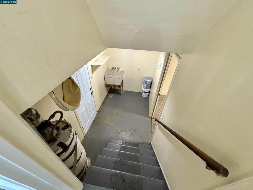 BERKELEY BOWL - Residential Income