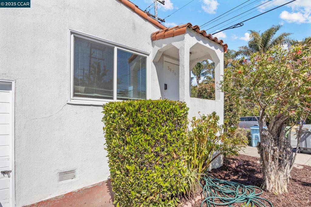 BERKELEY BOWL - Residential Income