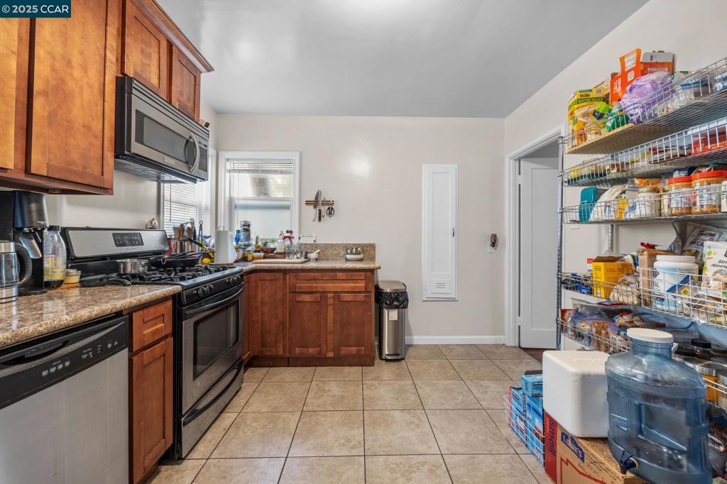 BERKELEY BOWL - Residential Income