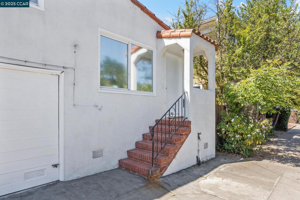 BERKELEY BOWL - Residential Income