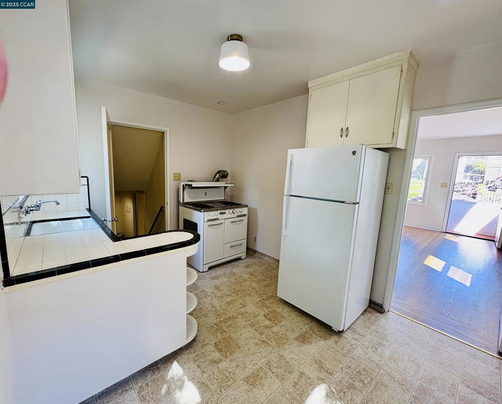BERKELEY BOWL - Residential Income