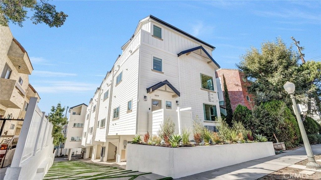 Photo of 1821 Westholme, Los Angeles, CA 90025 (MLS # SB26003211)