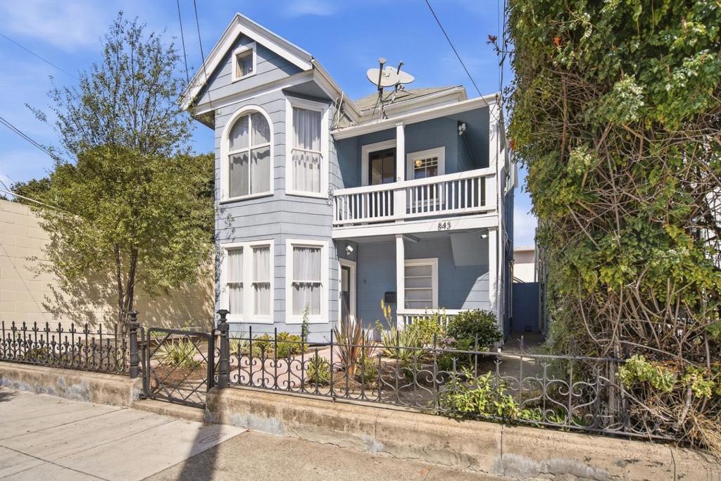 843 Santa Clara Avenue