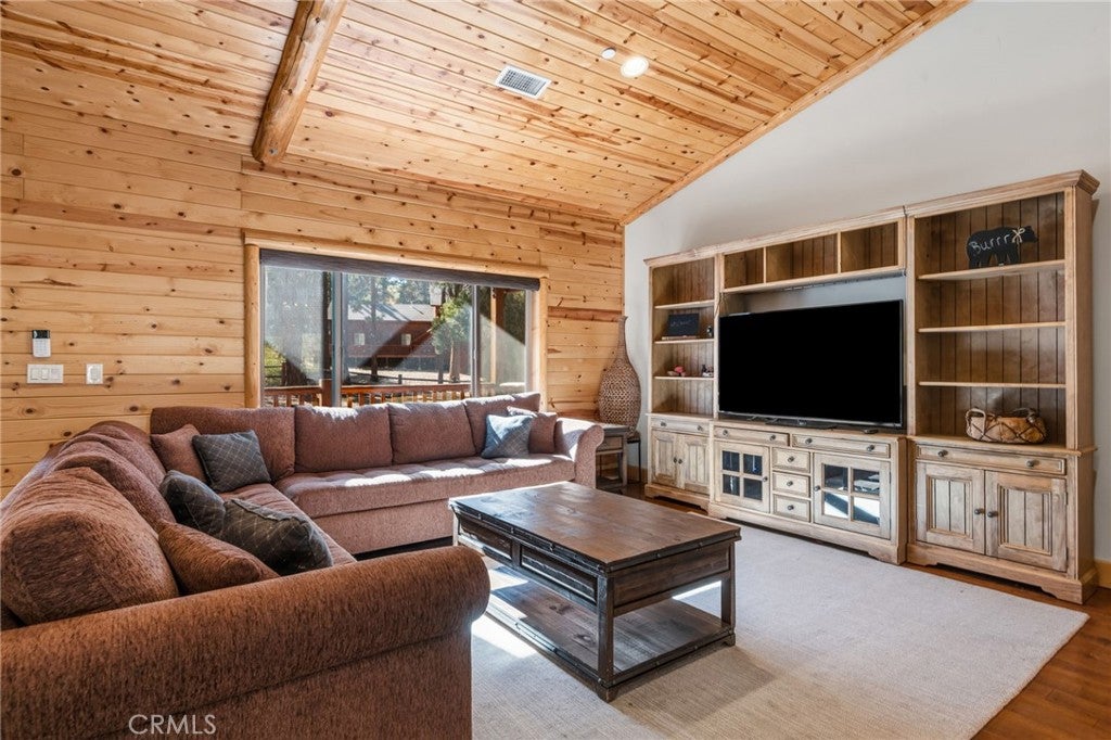 1520 Fallbrook Court