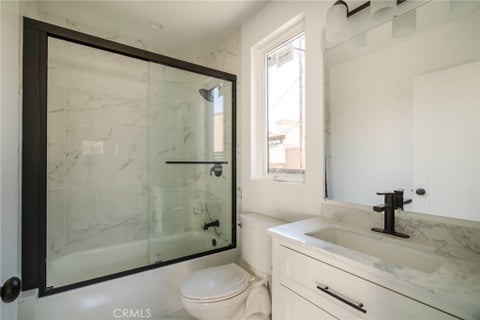 Tiny photo for 3023 Glendon AVE, Los Angeles, CA 90034 (MLS # SR26179445)