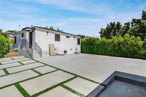 Tiny photo for 3023 Glendon AVE, Los Angeles, CA 90034 (MLS # SR26179445)