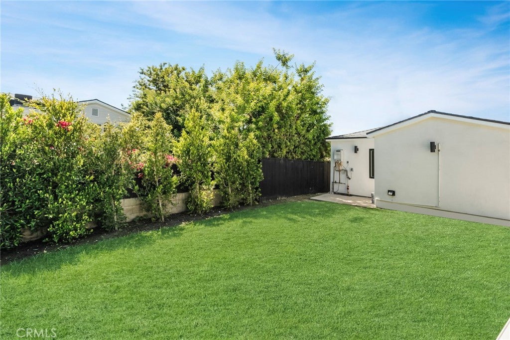 3023 Glendon