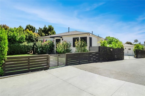 Tiny photo for 3023 Glendon AVE, Los Angeles, CA 90034 (MLS # SR26179445)
