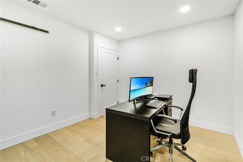 Tiny photo for 3023 Glendon AVE, Los Angeles, CA 90034 (MLS # SR26179445)