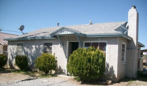 Photo of 9966 Locust Avenue, Hesperia, CA 92345 (MLS # CV26105159)