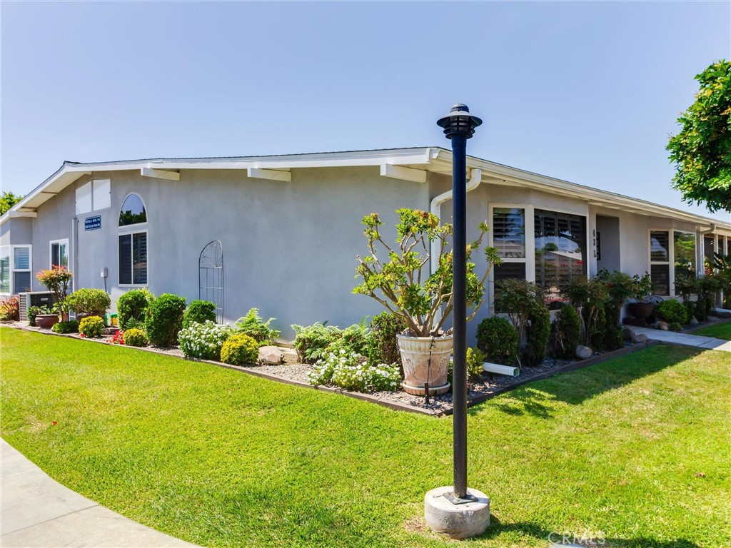 1582 Golden Rain Rd 43-L