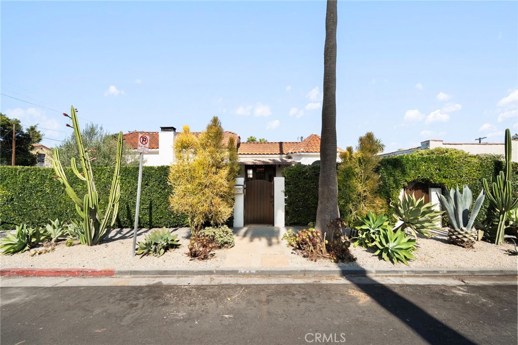 2800 Hillcrest Drive