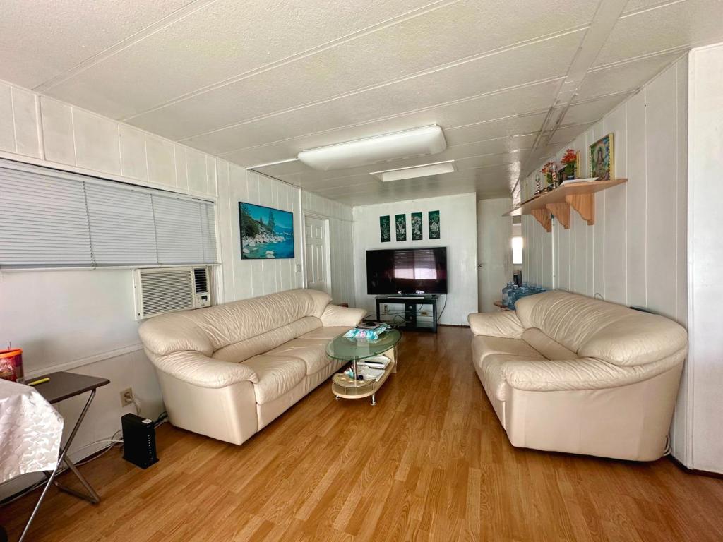 Properties 2 2855 Senter Road