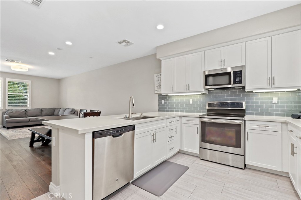 649 W Foothill Boulevard 2