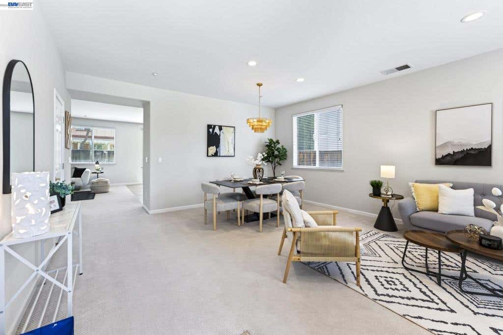 Photo of 622 Cashew Ct Ct, Brentwood, CA 94513 (MLS # 41137695)