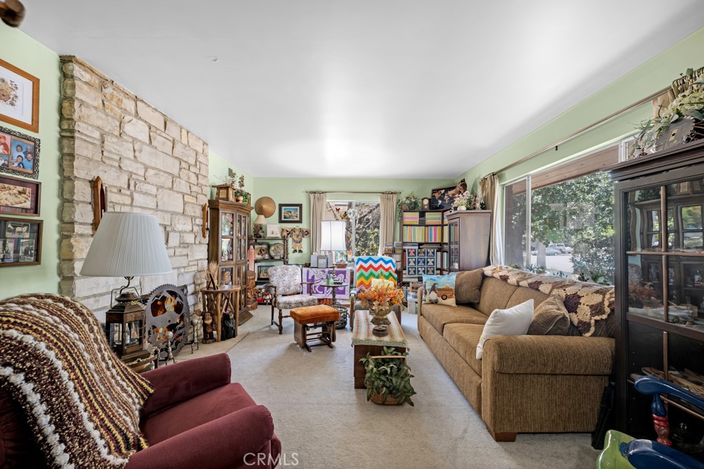 15043 Tuba Street